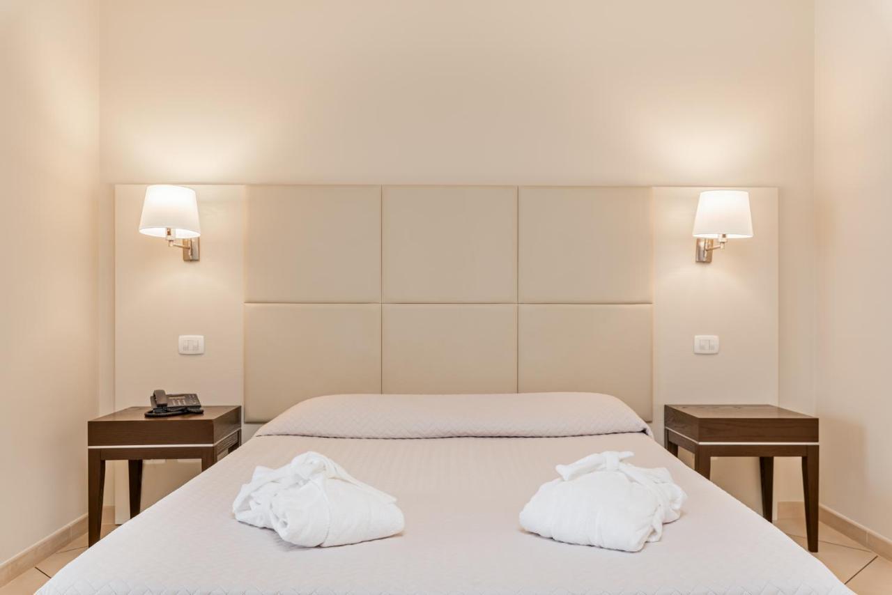 Hotel & Residence Exclusive Marina Di Carrara Extérieur photo
