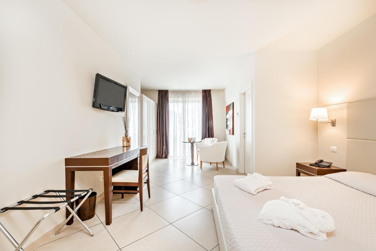 Hotel & Residence Exclusive Marina Di Carrara Extérieur photo