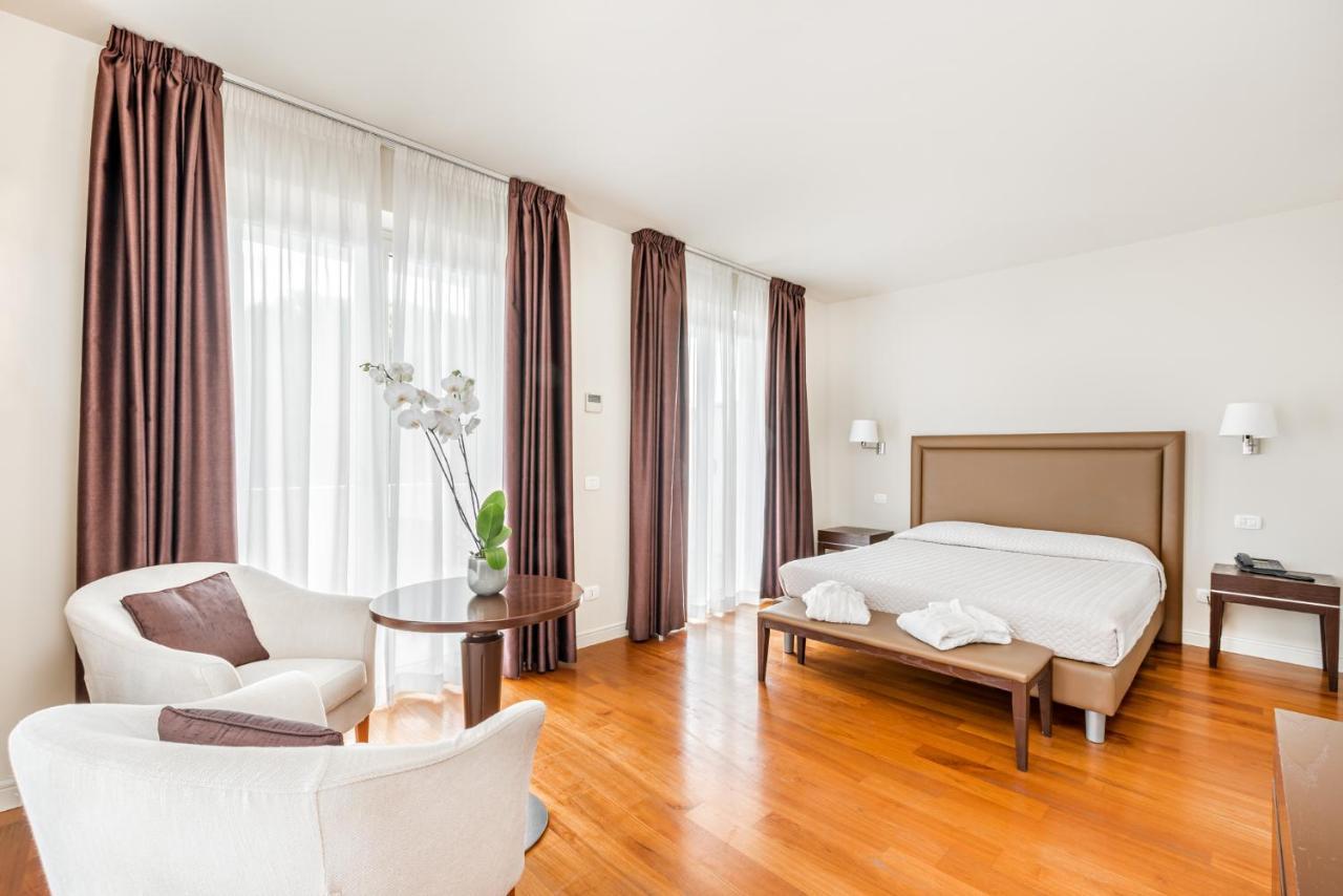 Hotel & Residence Exclusive Marina Di Carrara Extérieur photo