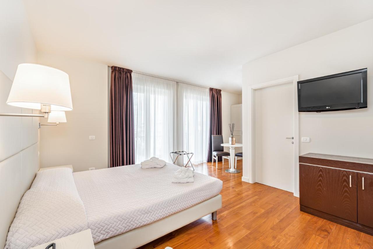 Hotel & Residence Exclusive Marina Di Carrara Extérieur photo