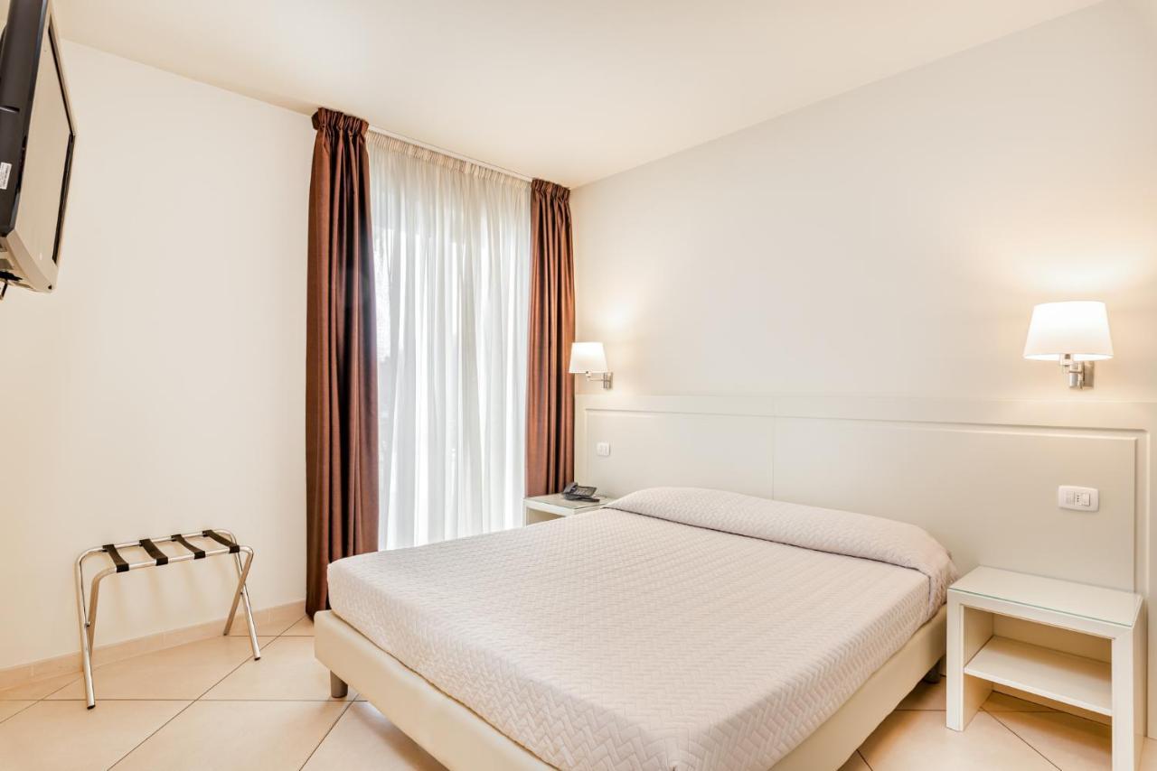 Hotel & Residence Exclusive Marina Di Carrara Extérieur photo