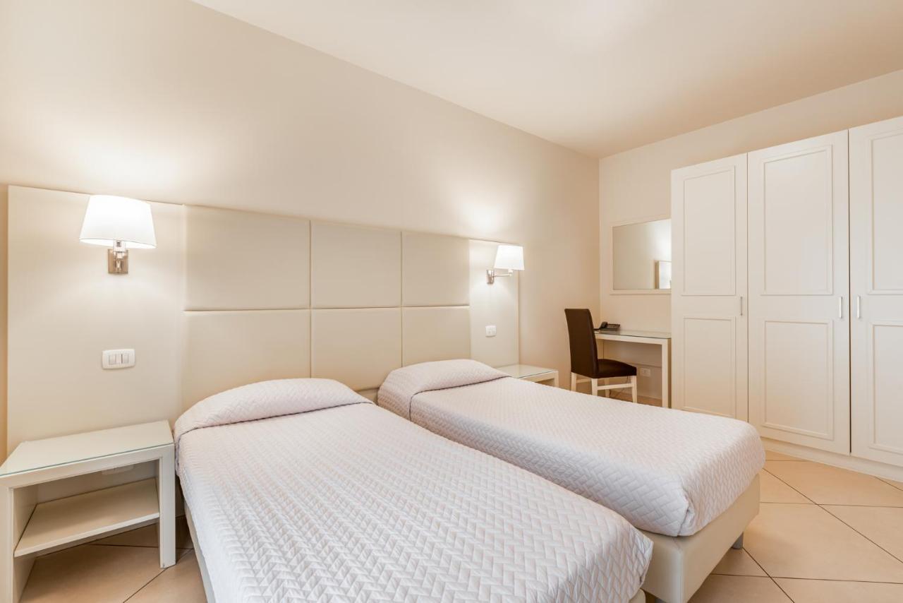 Hotel & Residence Exclusive Marina Di Carrara Extérieur photo