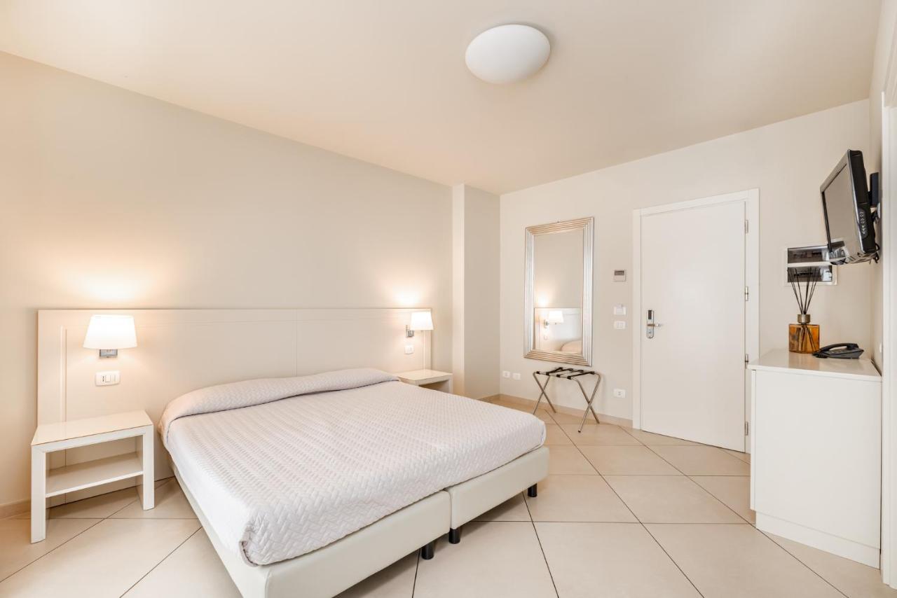 Hotel & Residence Exclusive Marina Di Carrara Extérieur photo