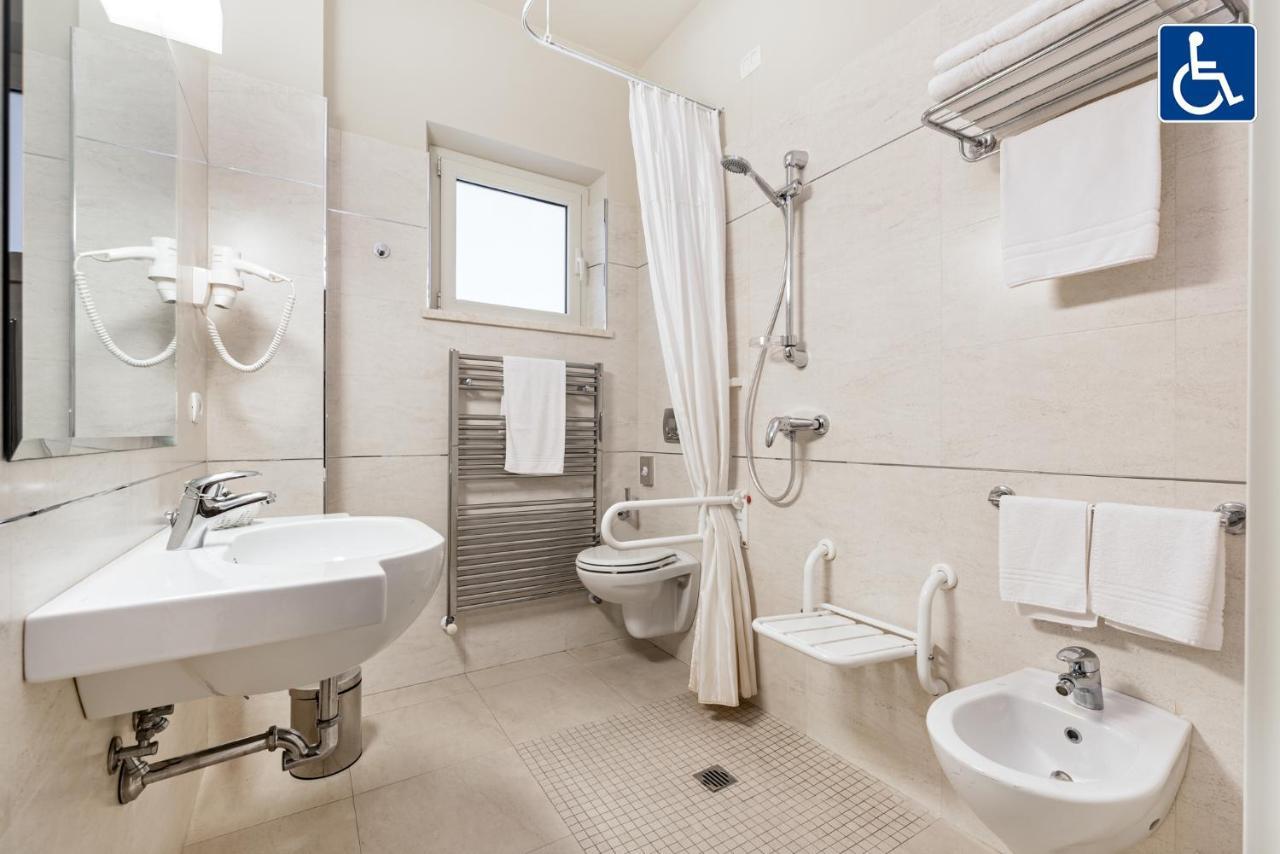 Hotel & Residence Exclusive Marina Di Carrara Extérieur photo