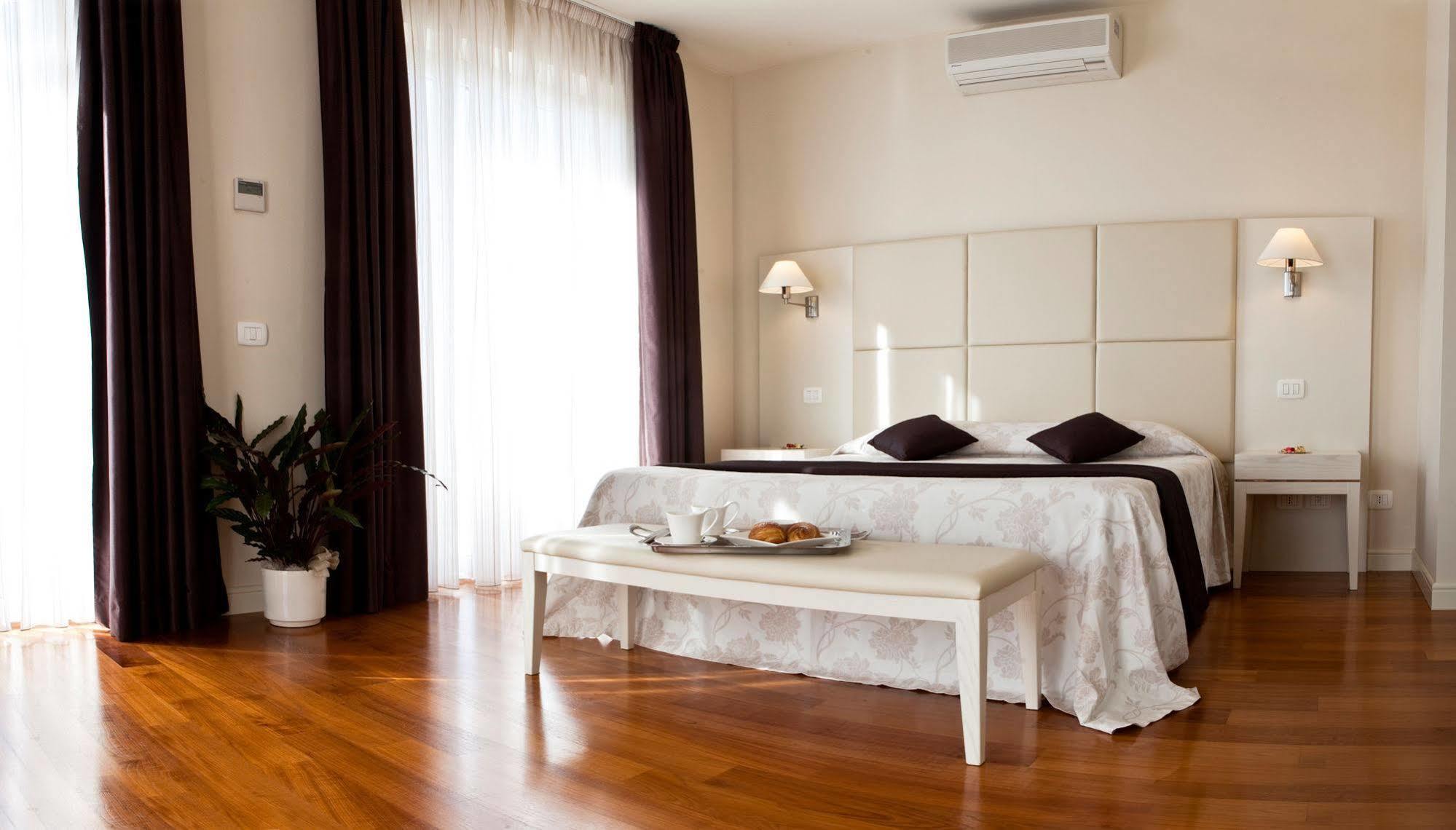 Hotel & Residence Exclusive Marina Di Carrara Extérieur photo